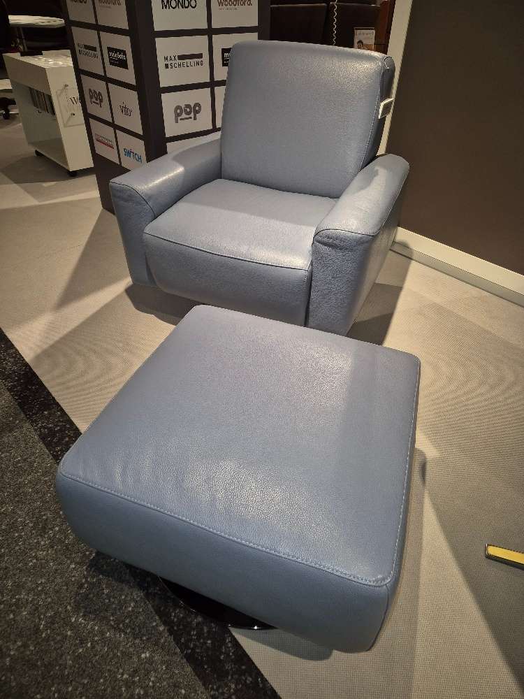 Drehsessel und Hocker