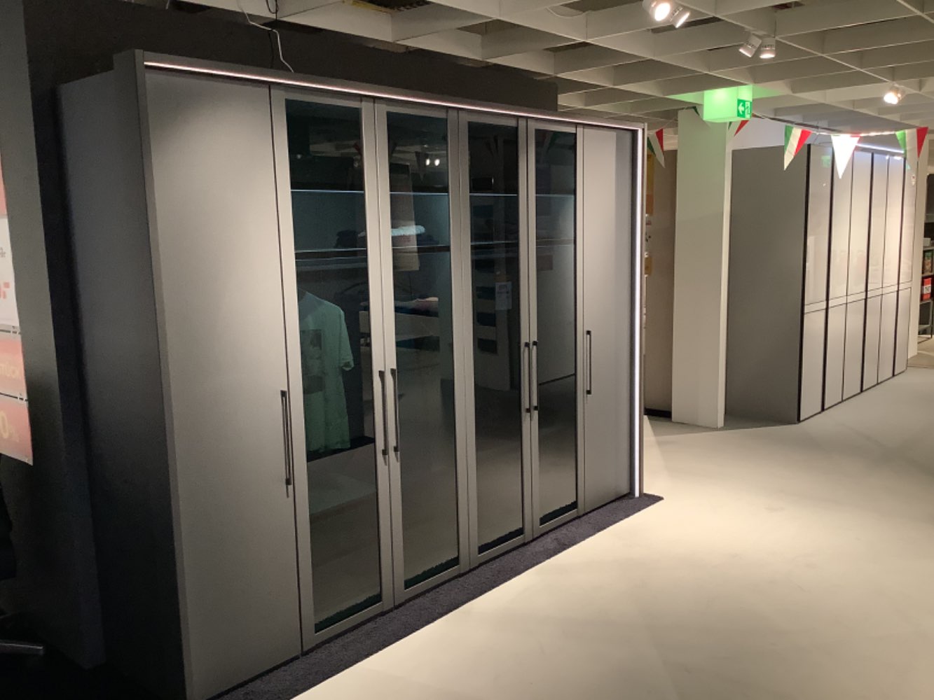 Drehtürenschrank Inovationi