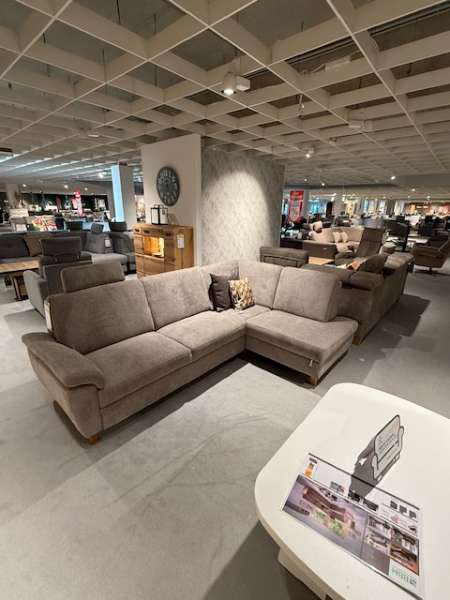 Garnitur mit Funktionen im Stellmaß ca. 255x165cm