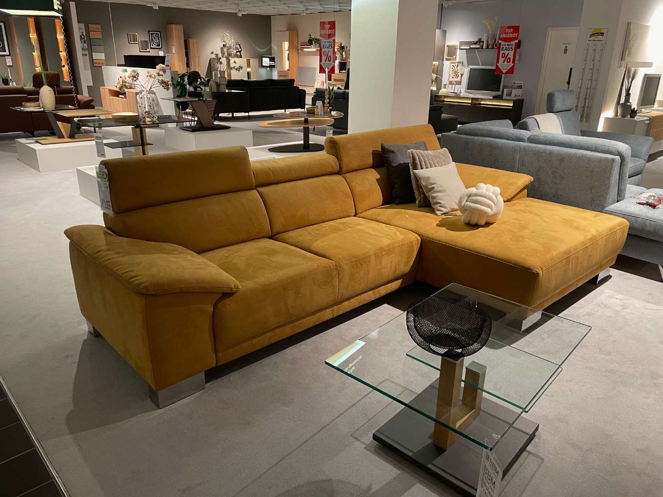 Polstergarnitur mit manuellem Sitzvorzug