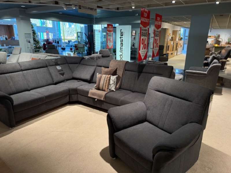 Garnitur mit Sessel und Funktionen