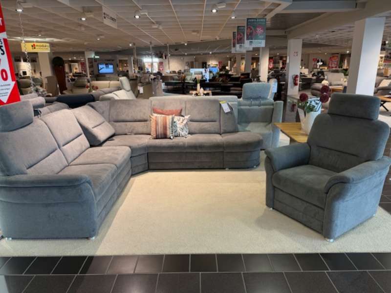 Garnitur mit Sessel und Funktionen