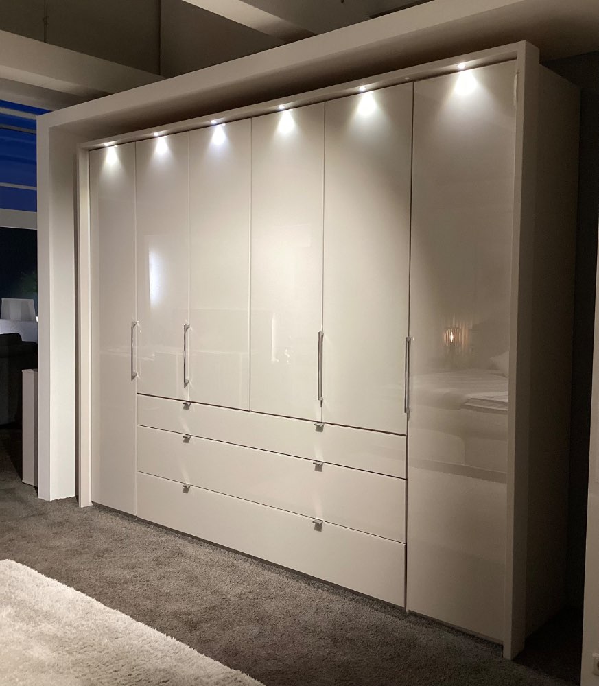 Drehtürenschrank Castello