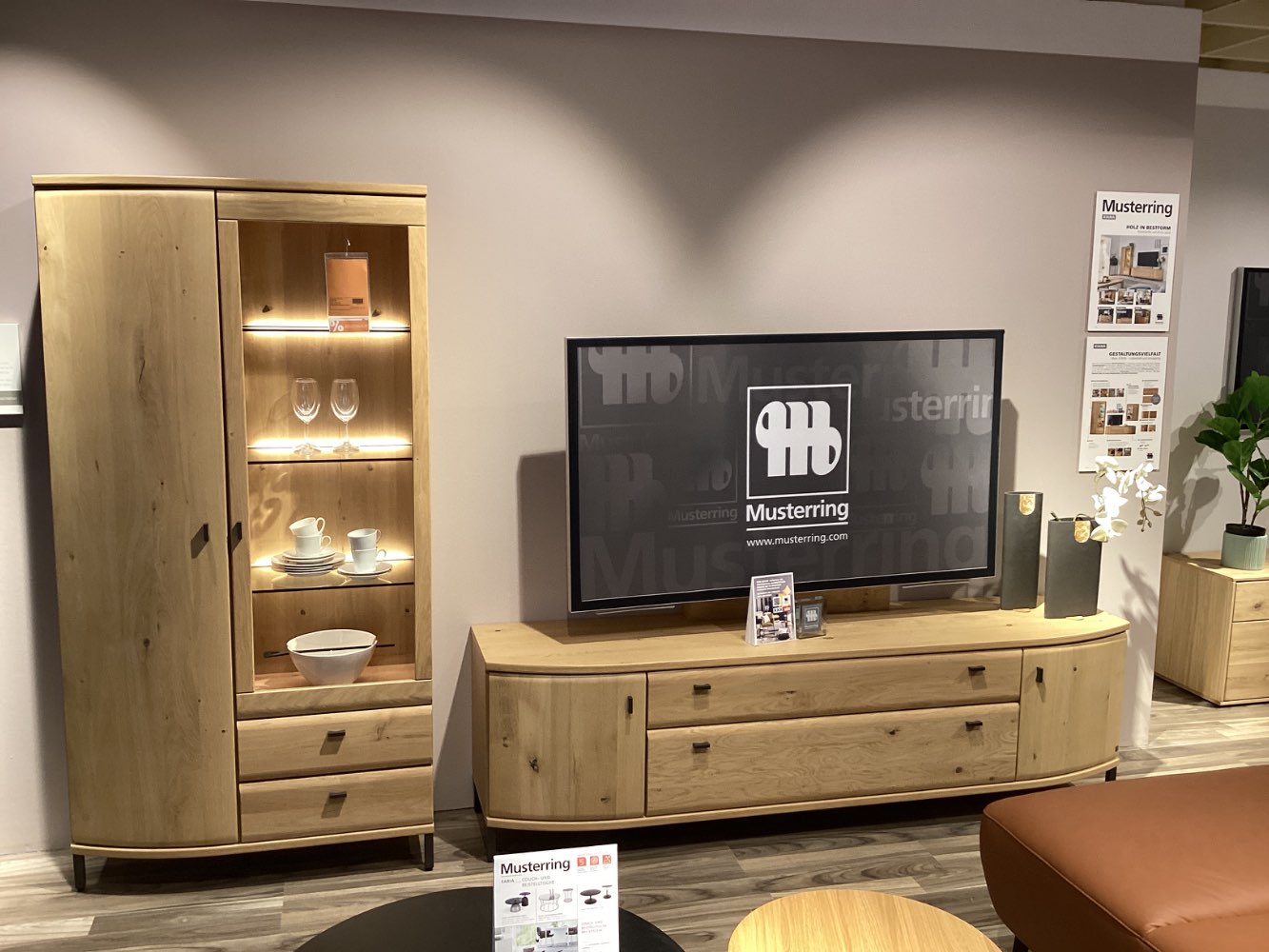 Möbel Wohnwand Kiana Musterring Eiche Furnier XXXLutz