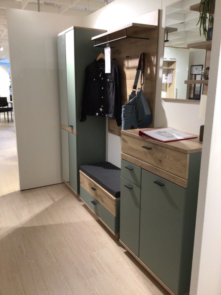 Garderobenset MONDO JAKAME