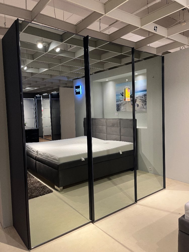 Schwebetürenschrank B 249 × H 239 x T 68cm XXXLutz Würselen