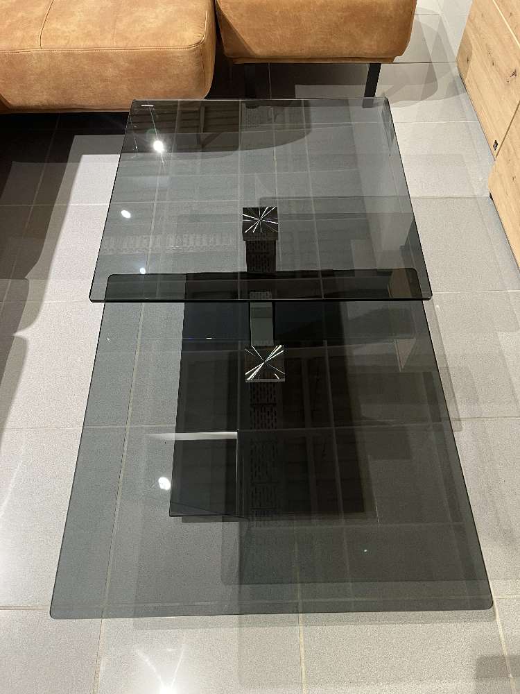 Couchtisch schwenkbar