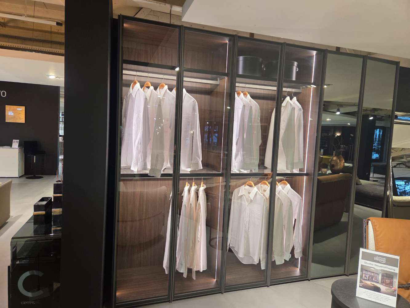 Möbel, Novamobili, Kleiderschrank 6-türig Perry