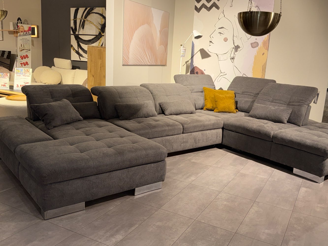 Wohnlandschaft mit vielen Funktionen und Boxspringsitz