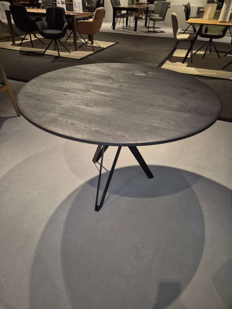 Esstisch mit fester Platte