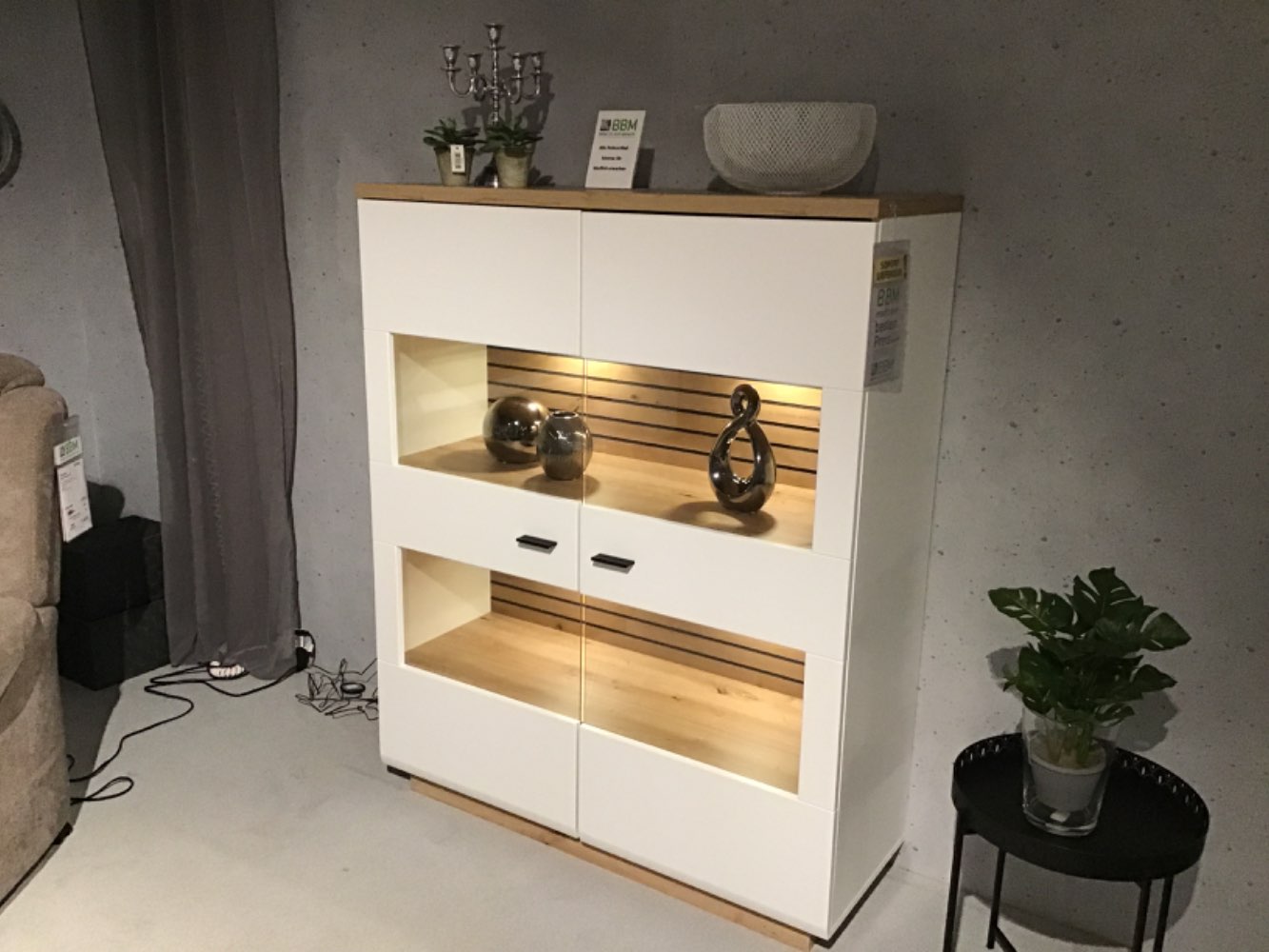 Modernes Highboard in weiß matt/Artisan EicheB/H/T  111/137/40