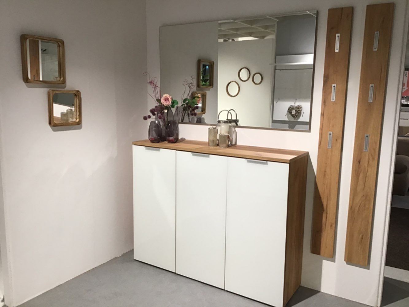 Moderne Garderobe Farbe Eiche /Gals Weiß Breite 150cm