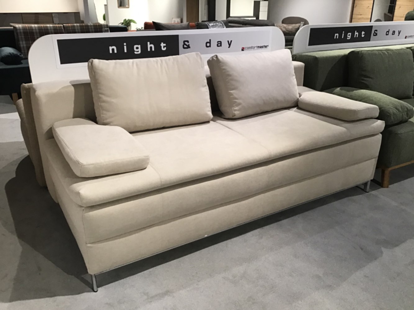 Schlafsofa mit Boxspringtechnik und Hubbeschlag Farbe beige