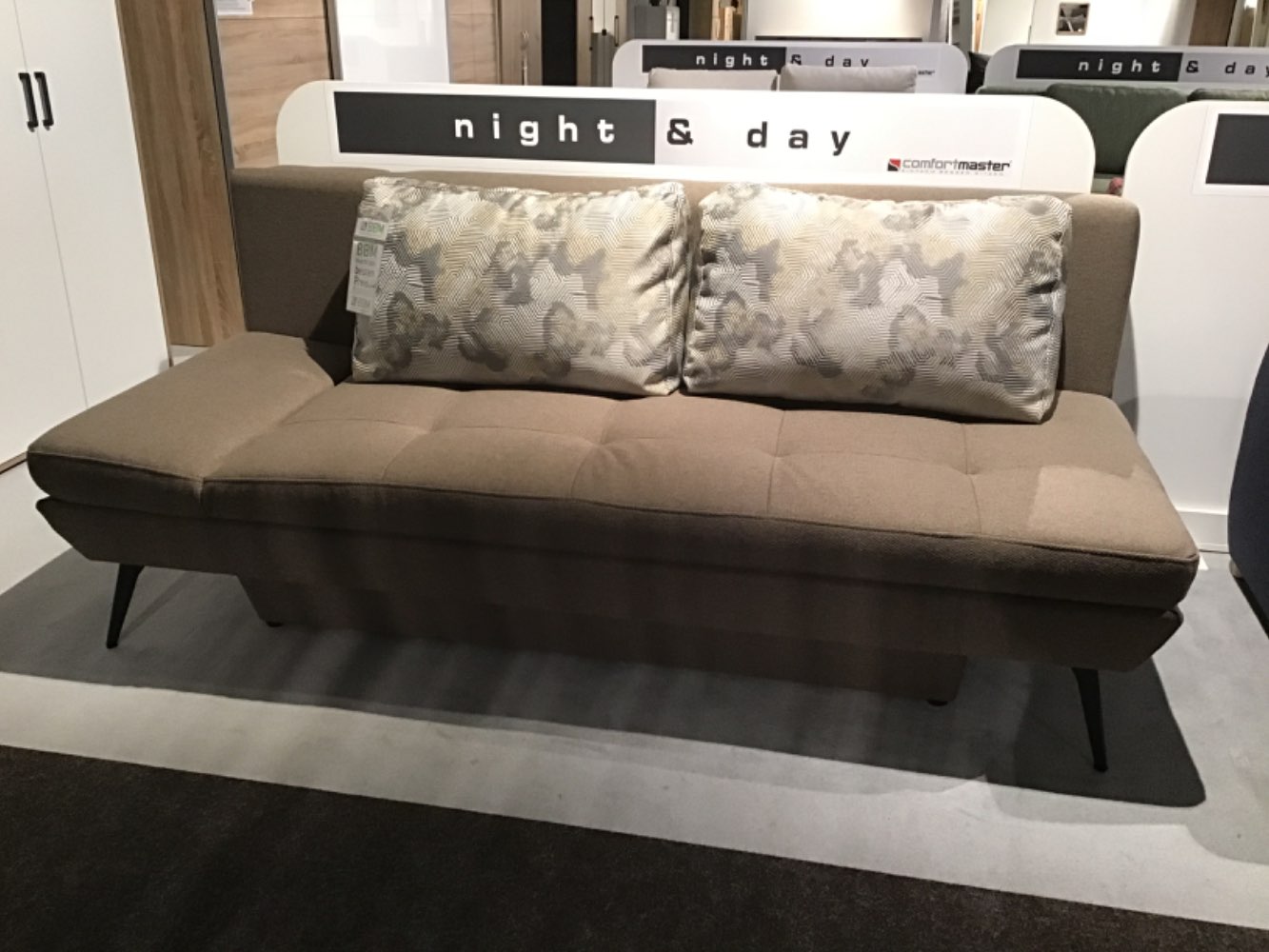 Modernes Schlafsofa mit Bettkasten Farbe braun LF 150×200