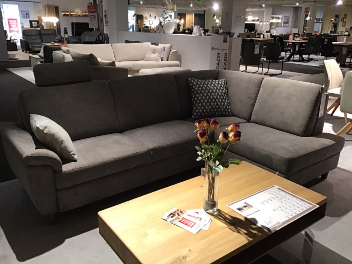 Kleine Eckgarnitur mit Schlaffunktion Mass255x165cm