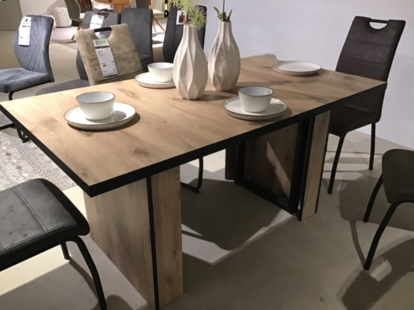 Großer Esstisch mit 4x Einlegeplatten Maß 90×160(320)cm