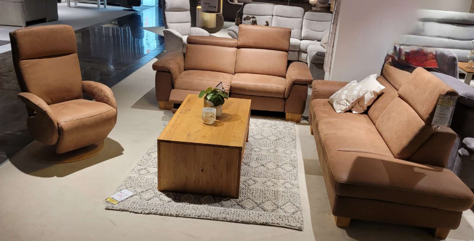 Recamiere, 2,5 Sitzer + Relaxsessel mit Kopfpolsterverstellung