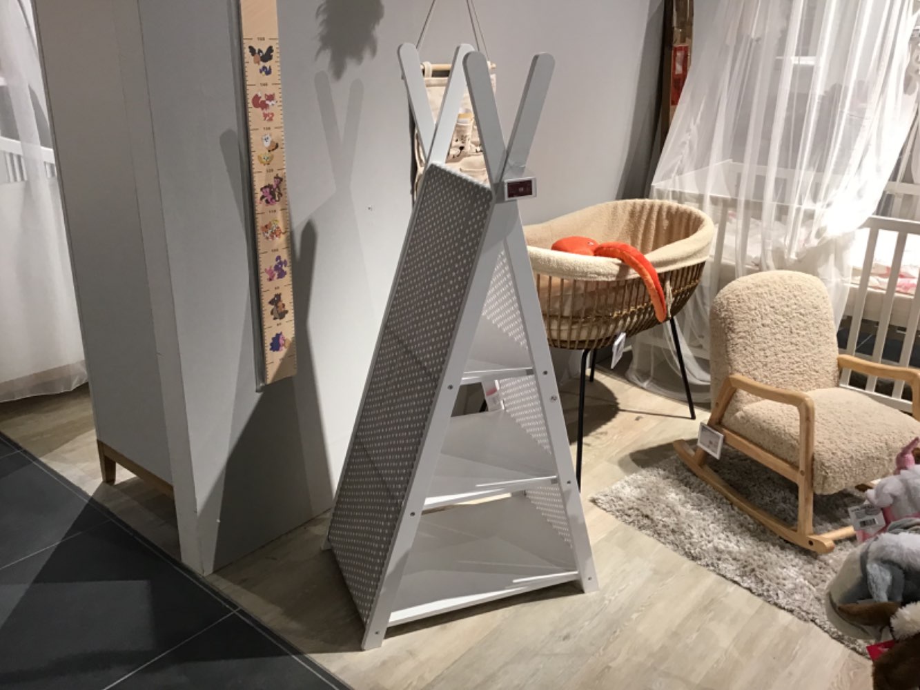 XXXLutz Ausstellungsstück Möbel Kinderregal Tipi weiß grau