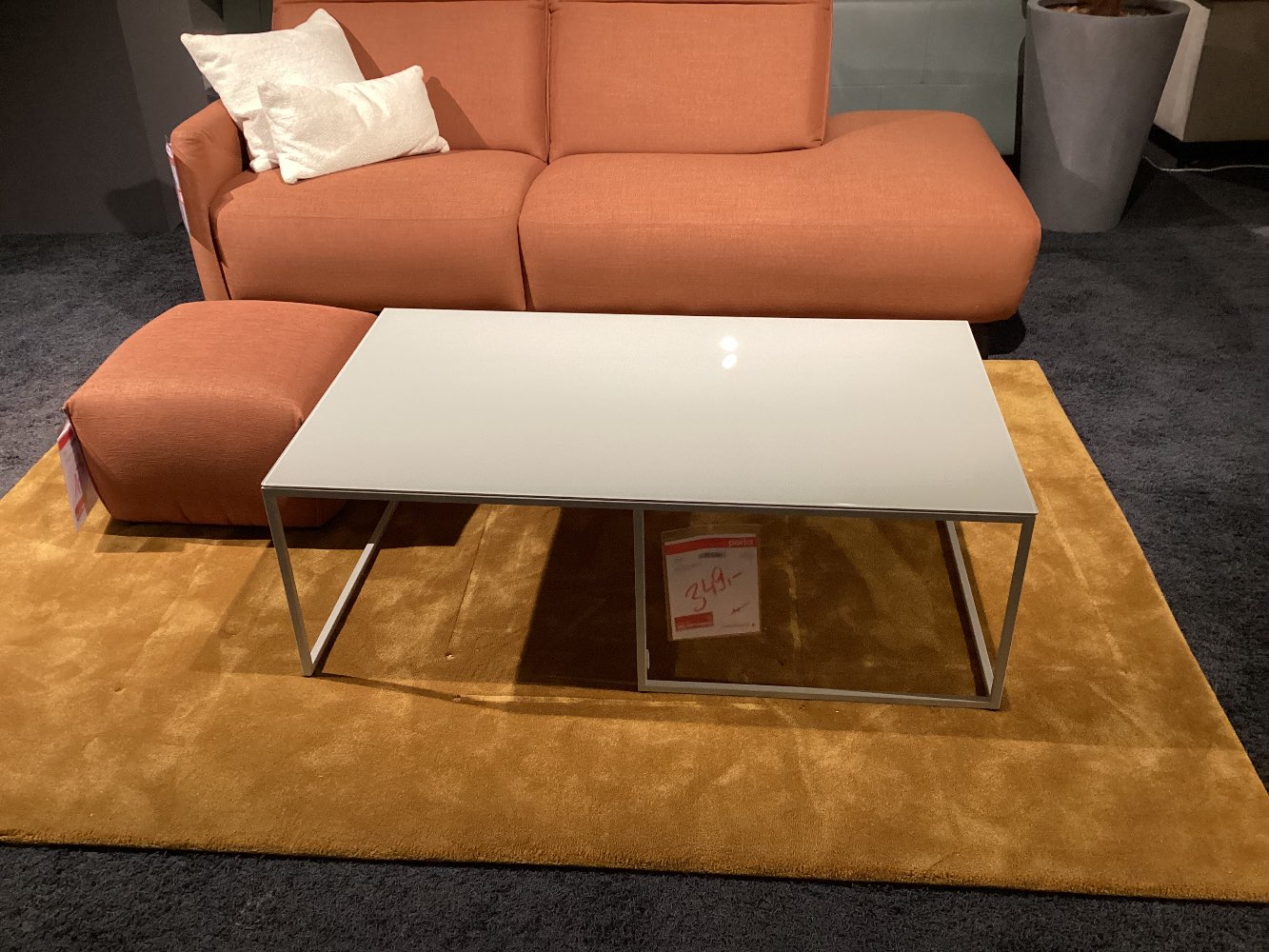 Couchtisch „Garta“, Platte Shiny Glas rock, ca. 120×70 cm