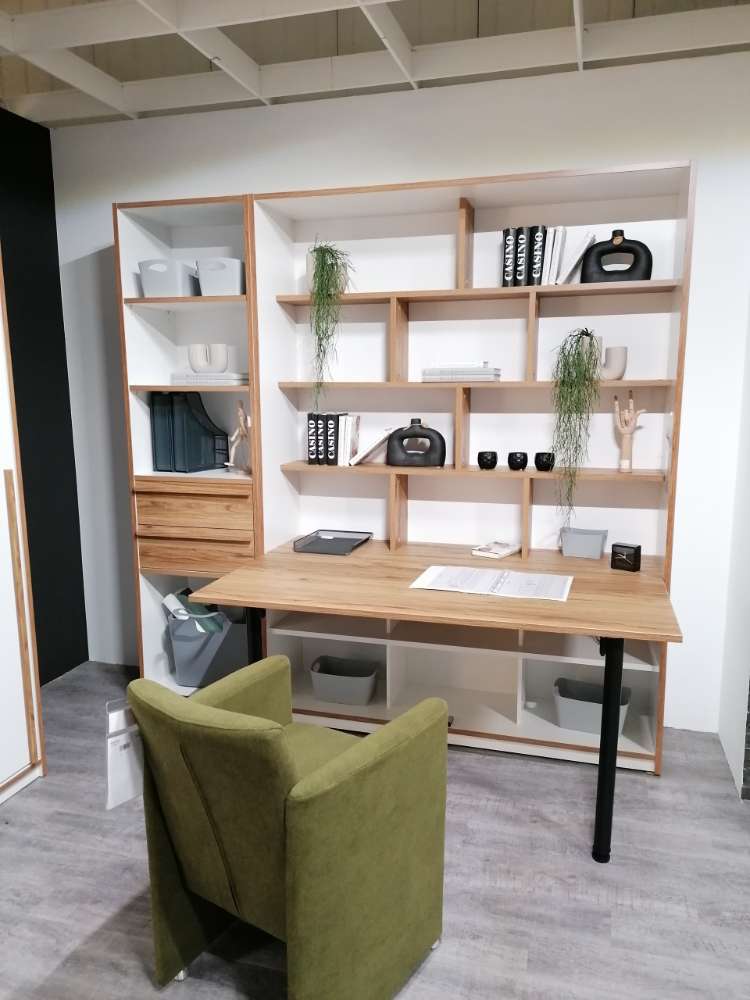 Regal mit Tischplatte