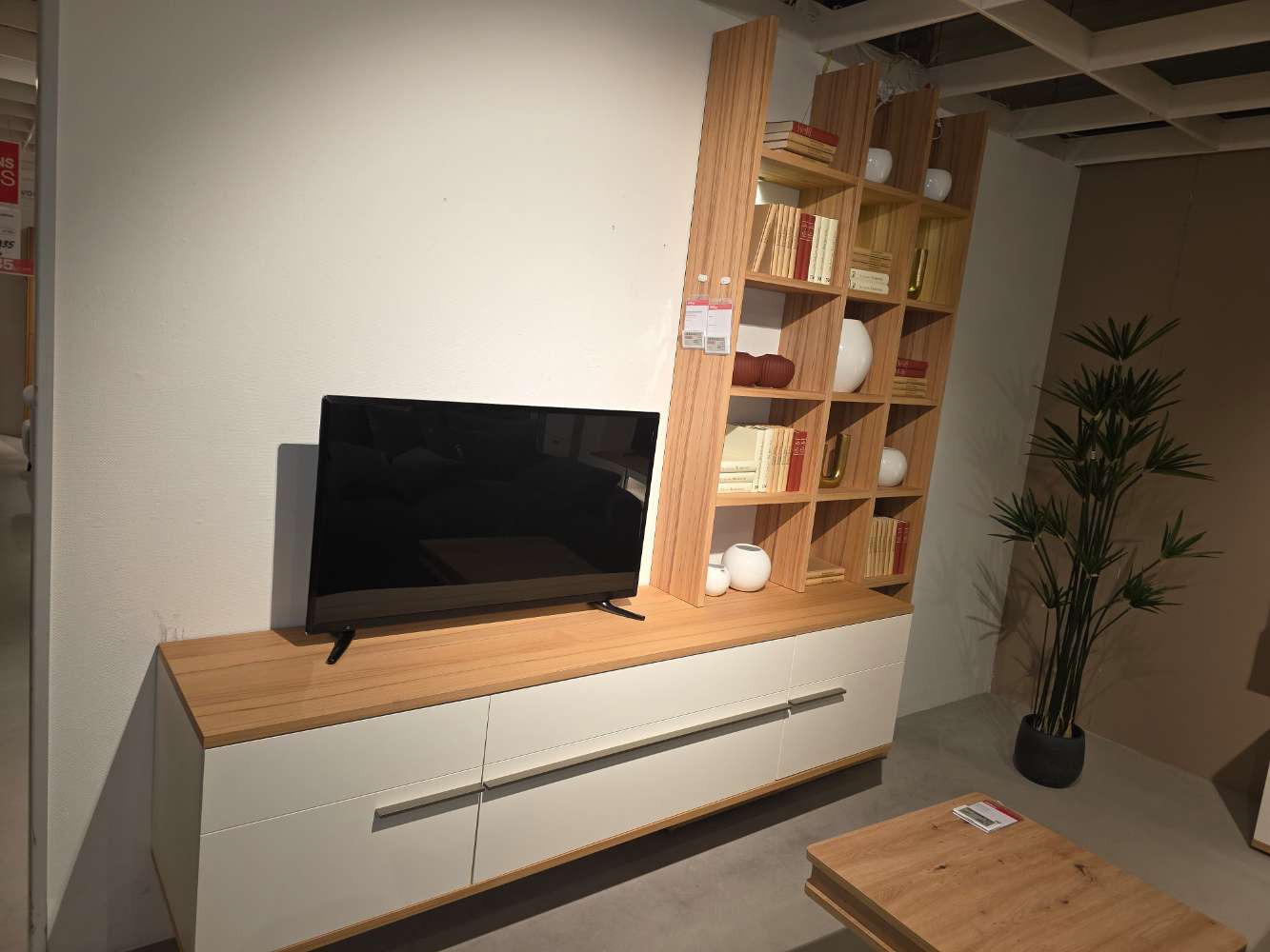 Hängesideboard-Regal-Kombination