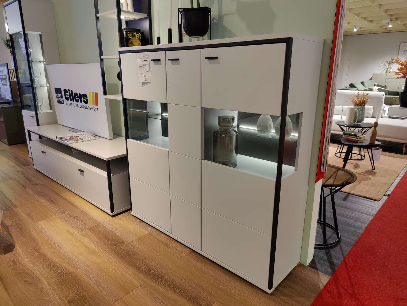 Highboard – inkl. Beleuchtung – weiß