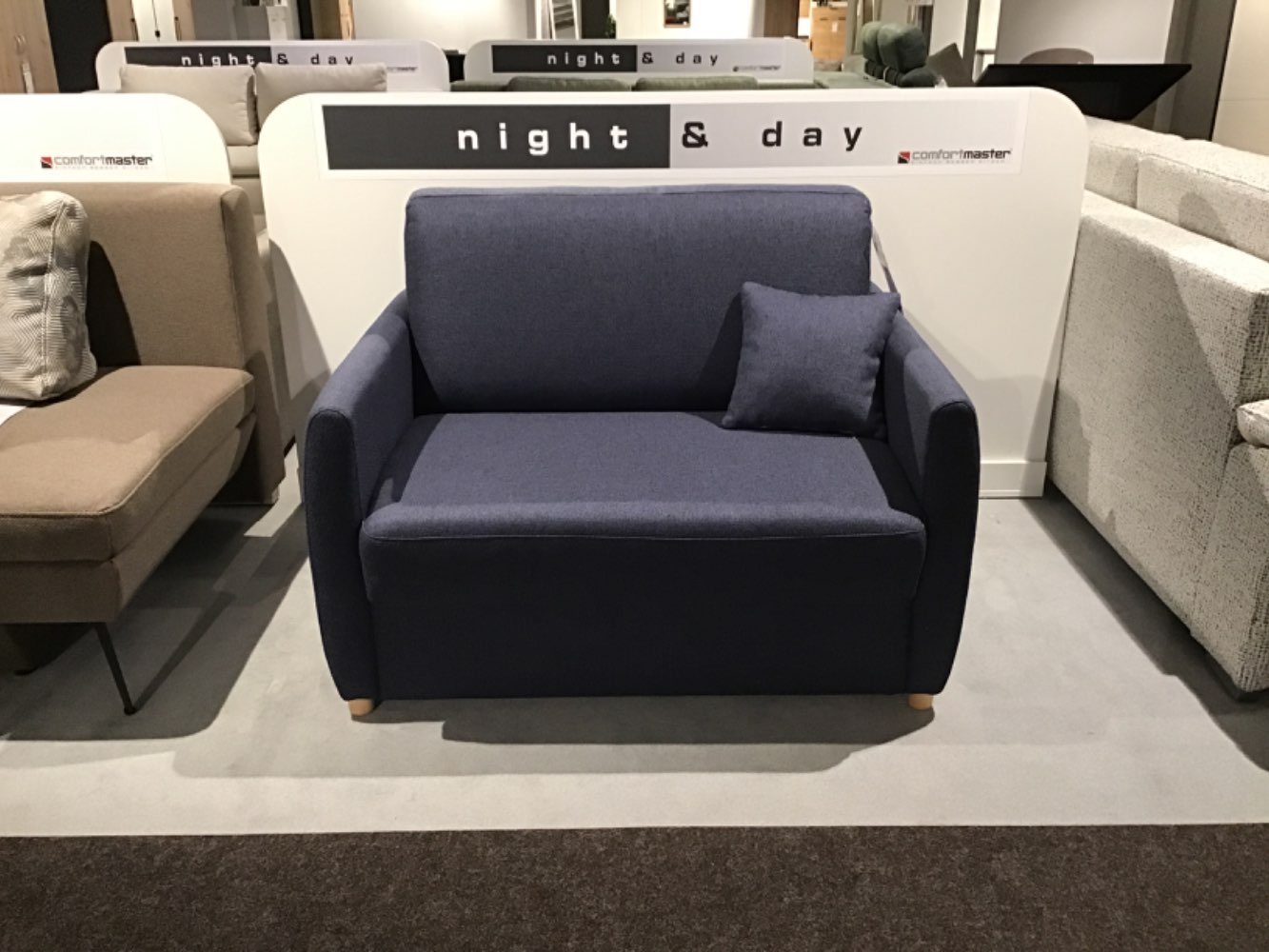 Funktionssessel ausklappbar Farbe blau Liegefläche 90x200cm