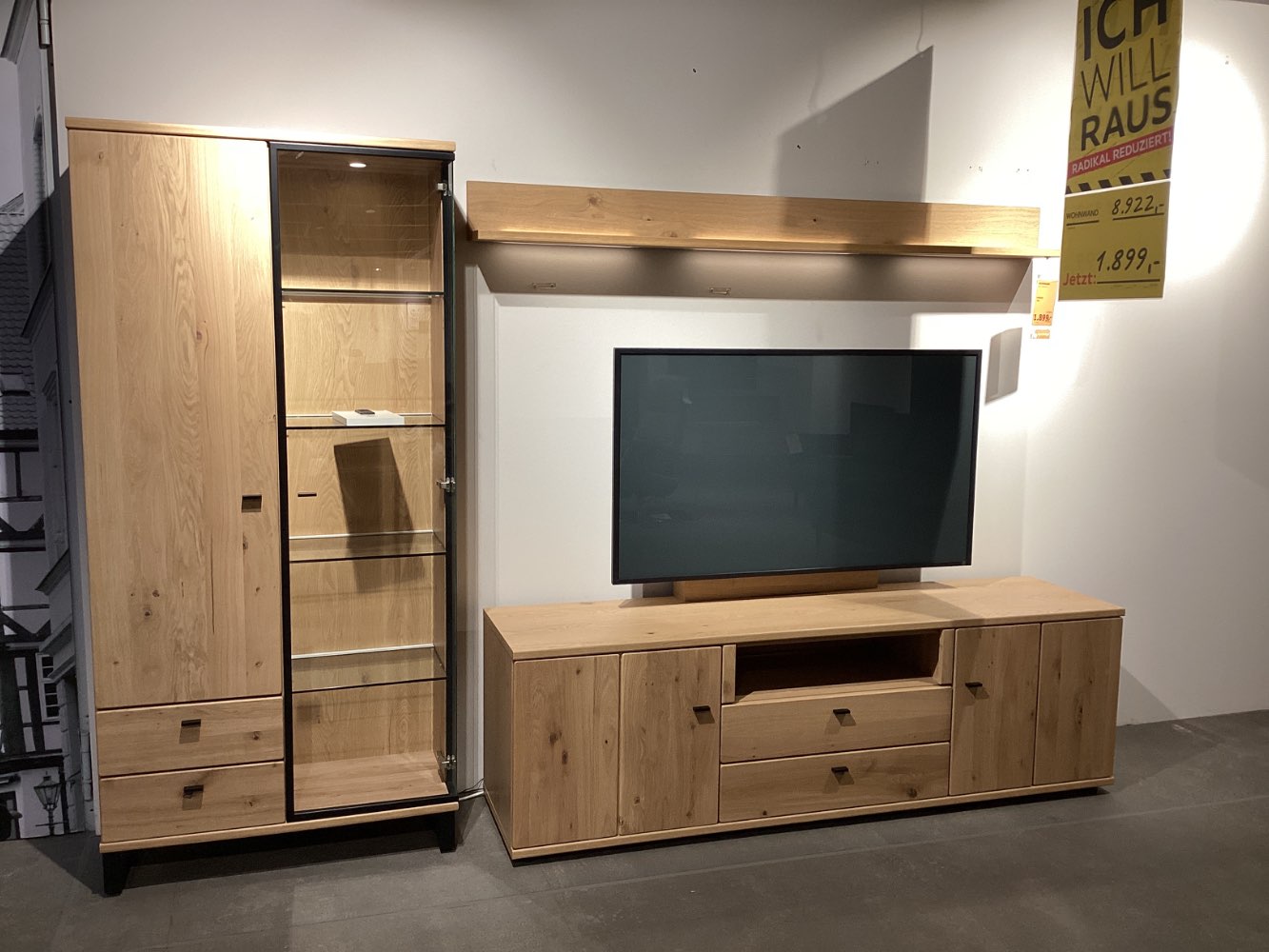 Möbel, Wohnwand Inara, Invivus, ca. 300x193x49cm, Asteiche