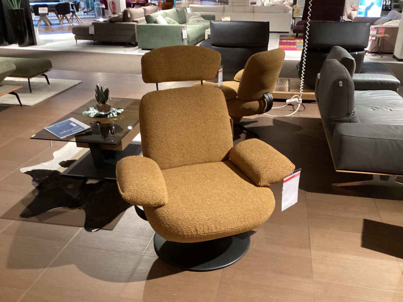 Sessel „Crespa“, Orig. Koinor,  mit Armteil und Kopfstütze, drehb