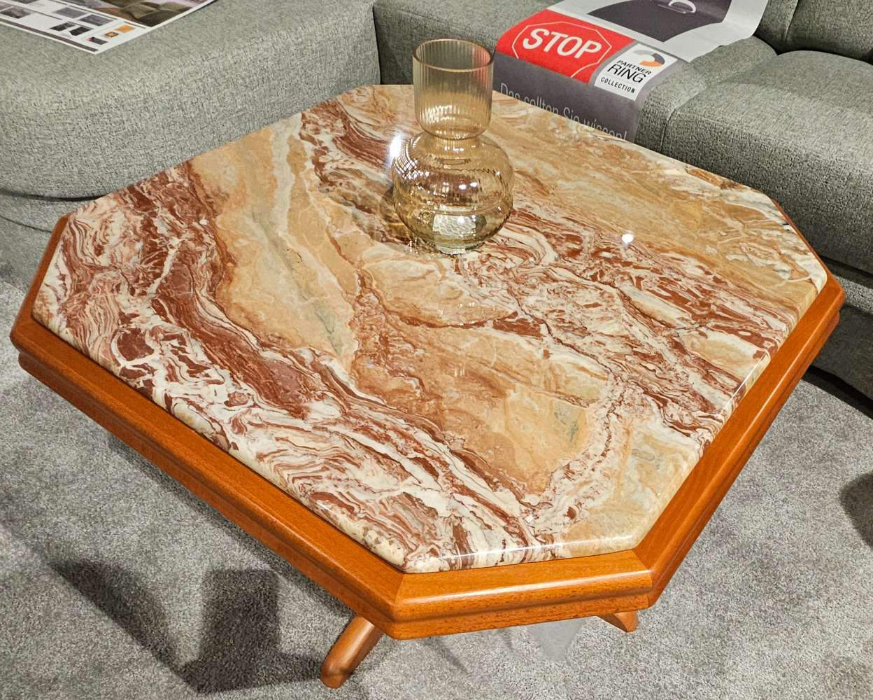 Couchtisch Nussbaum antik