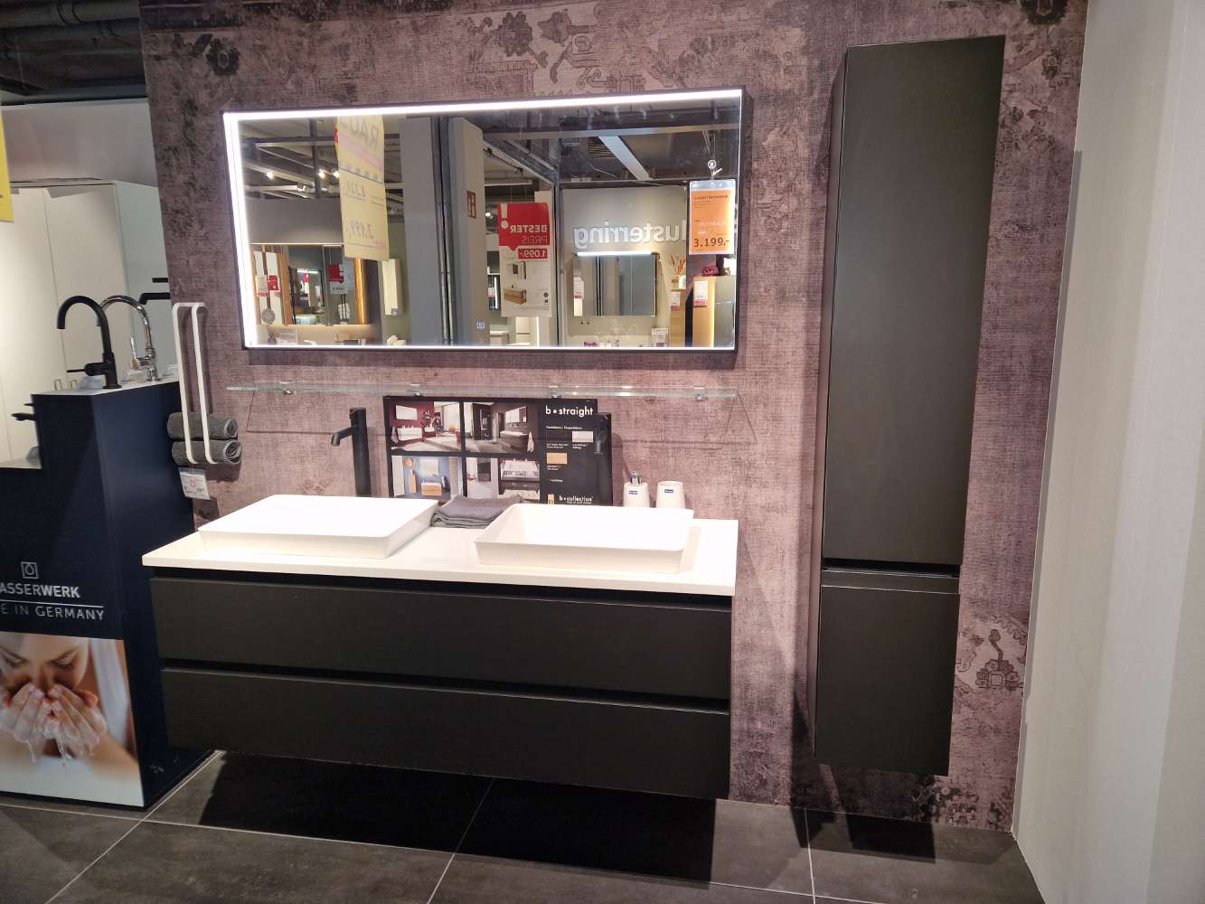 Möbel-Badezimmer-Schwarz-XXXLutz