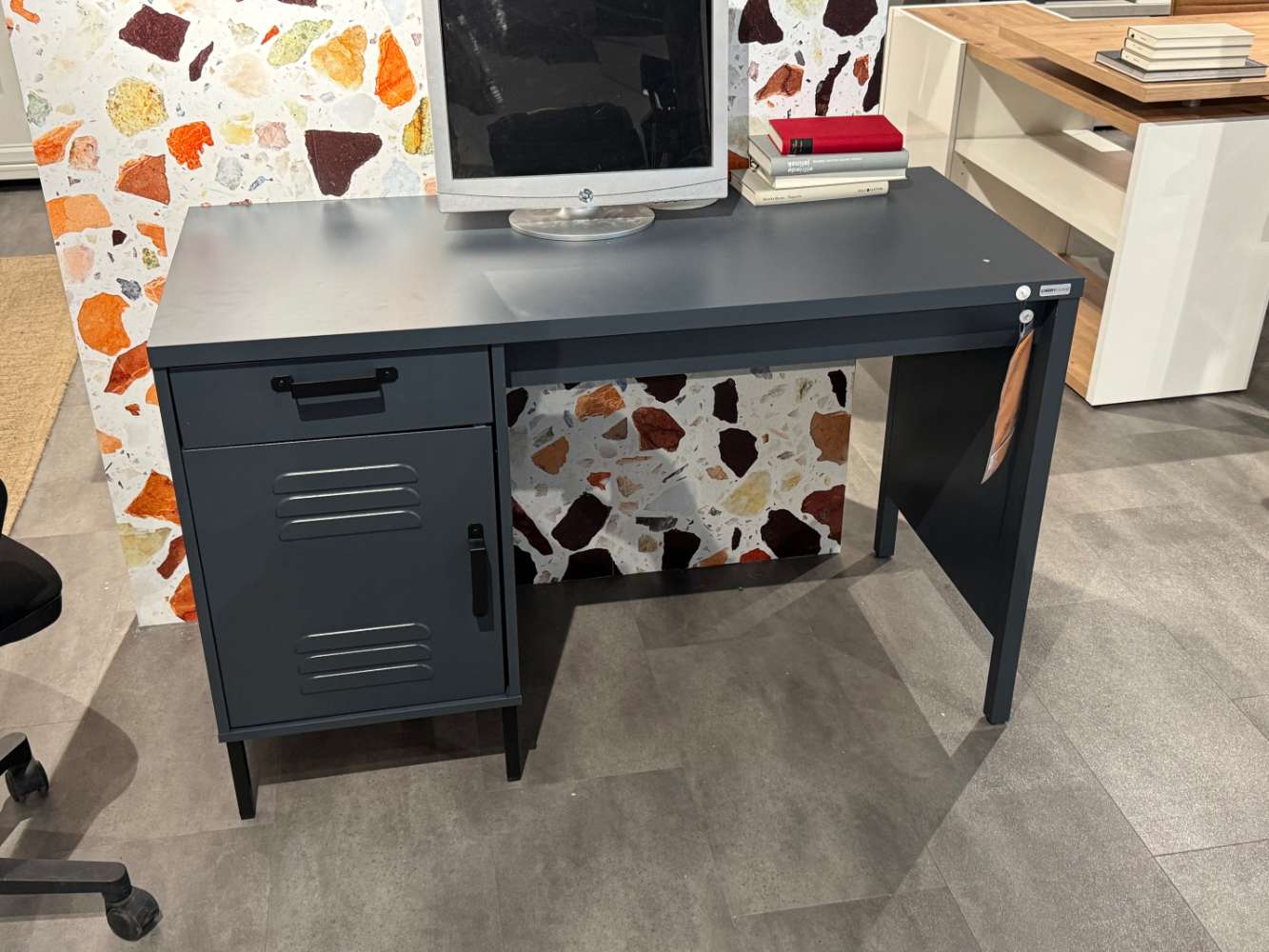 Schreibtisch Korbinian, PT Gatra, XXXLutz, Möbel