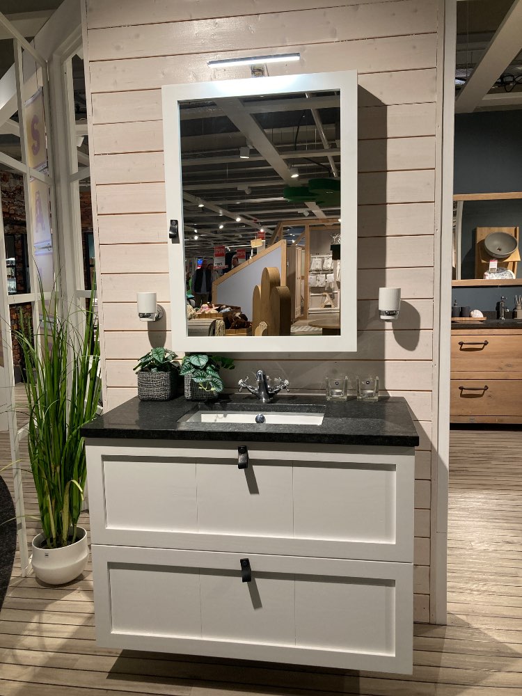 Badezimmerkombination