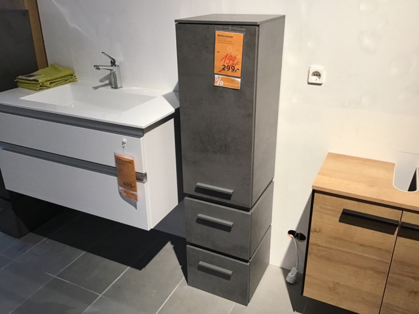 XXXLutz Ausstellungsstück Möbel Midischrank Rimini Oxid grau