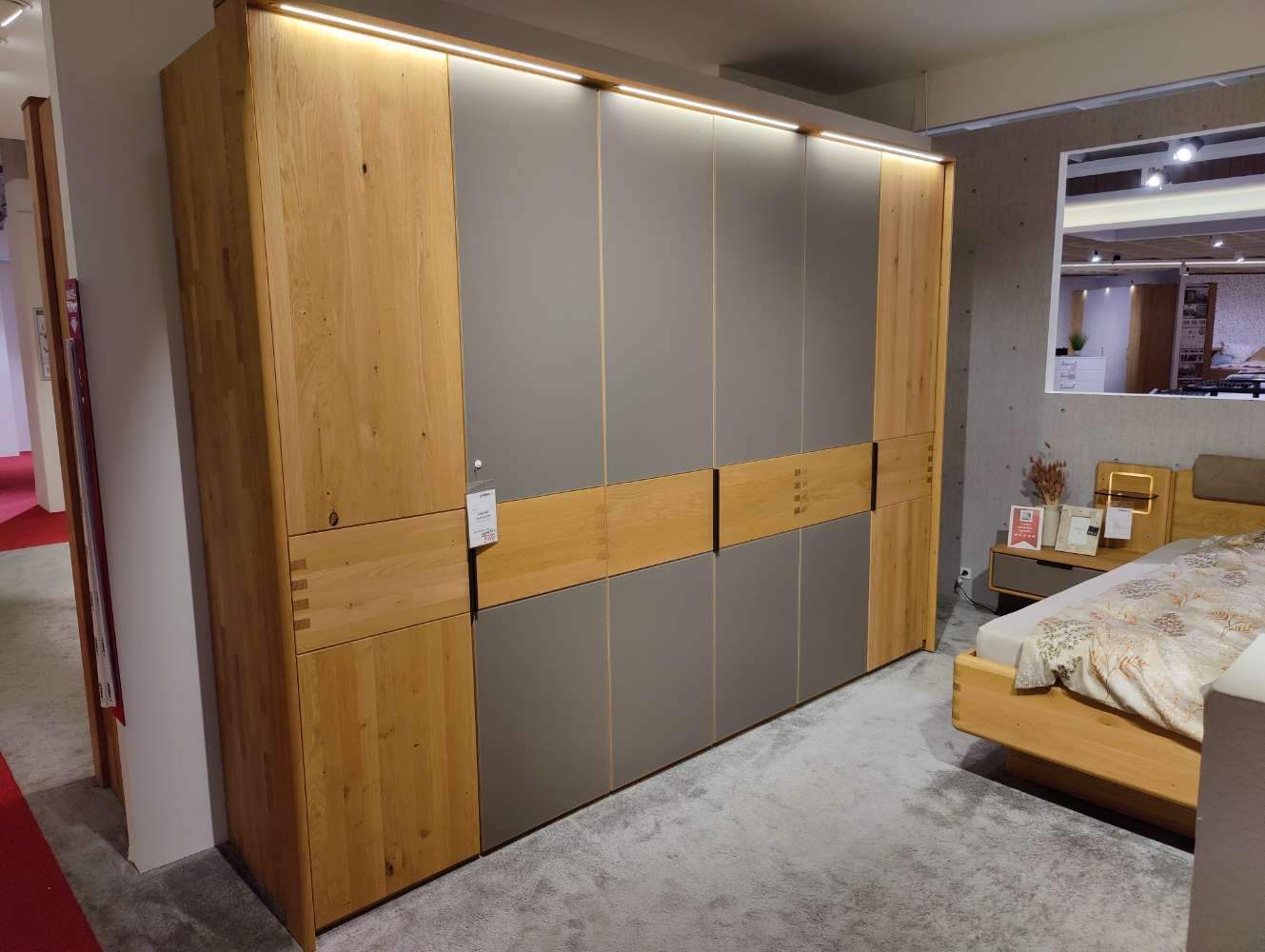 Kleiderschrank – INTERLIVING 1015 – Wildeiche – Massiv – B 307 cm