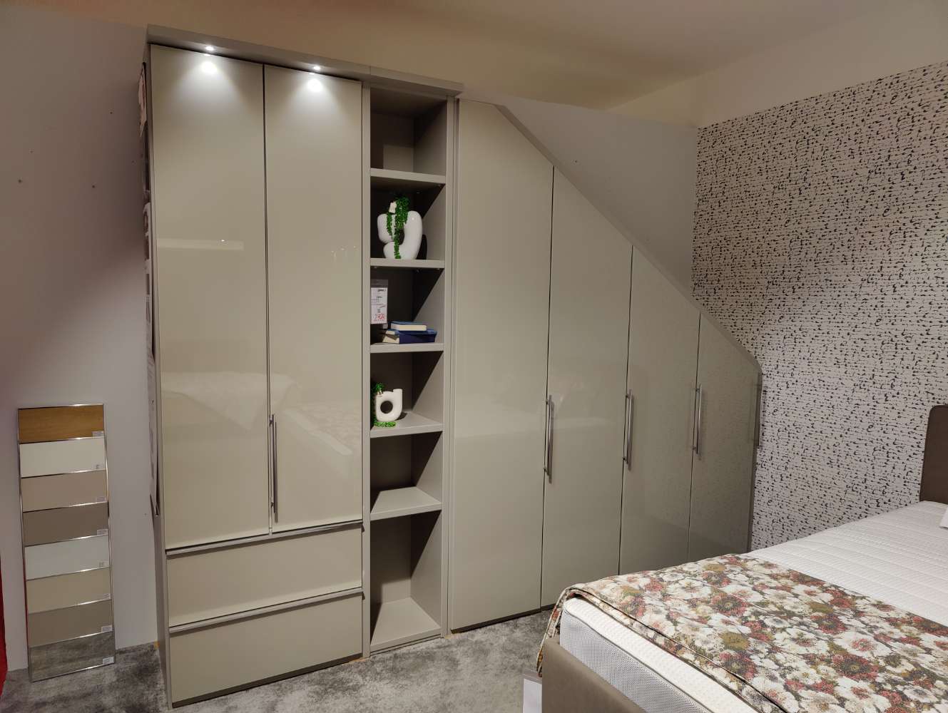 Eibaukleiderschrank – Schräge – INTERLIVING 1205 – Kieselgrau