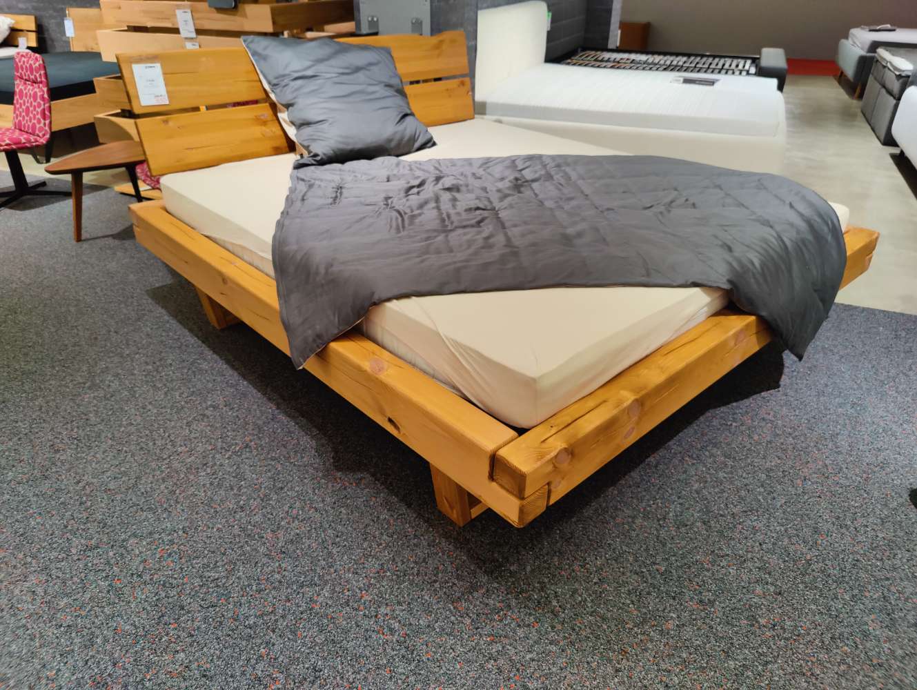 Massivholzbett – Kiefer – Eichefarbig – 180 x 200 cm