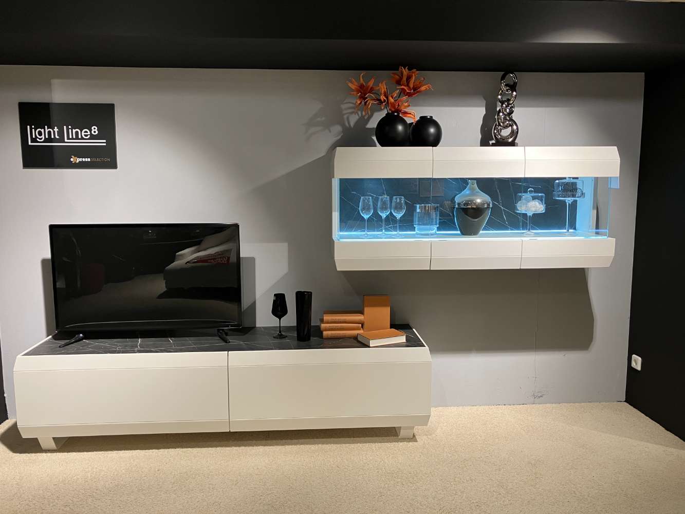 Wohnkombination „Light Line 8“