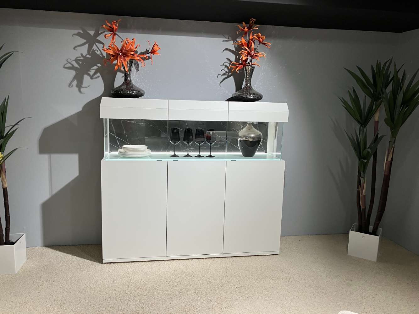 Highboard „Light Line 8“