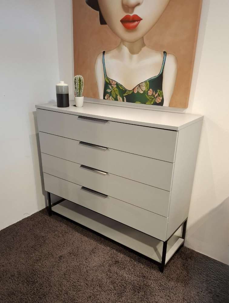 Kommode hellgrau dekor  mit Metallgestell BHT/ca.120x115x40 cm