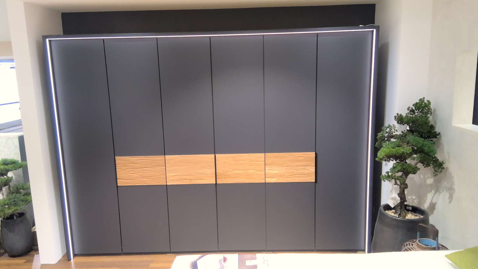 Wiemann Kleiderschrank/Drehtürenschrank Acapulco mit LED