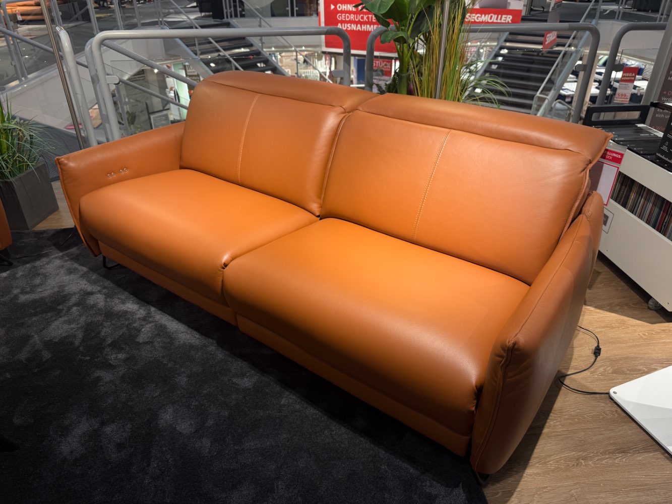 2,5- und 2-Sitzer „VITONE“ von Rom