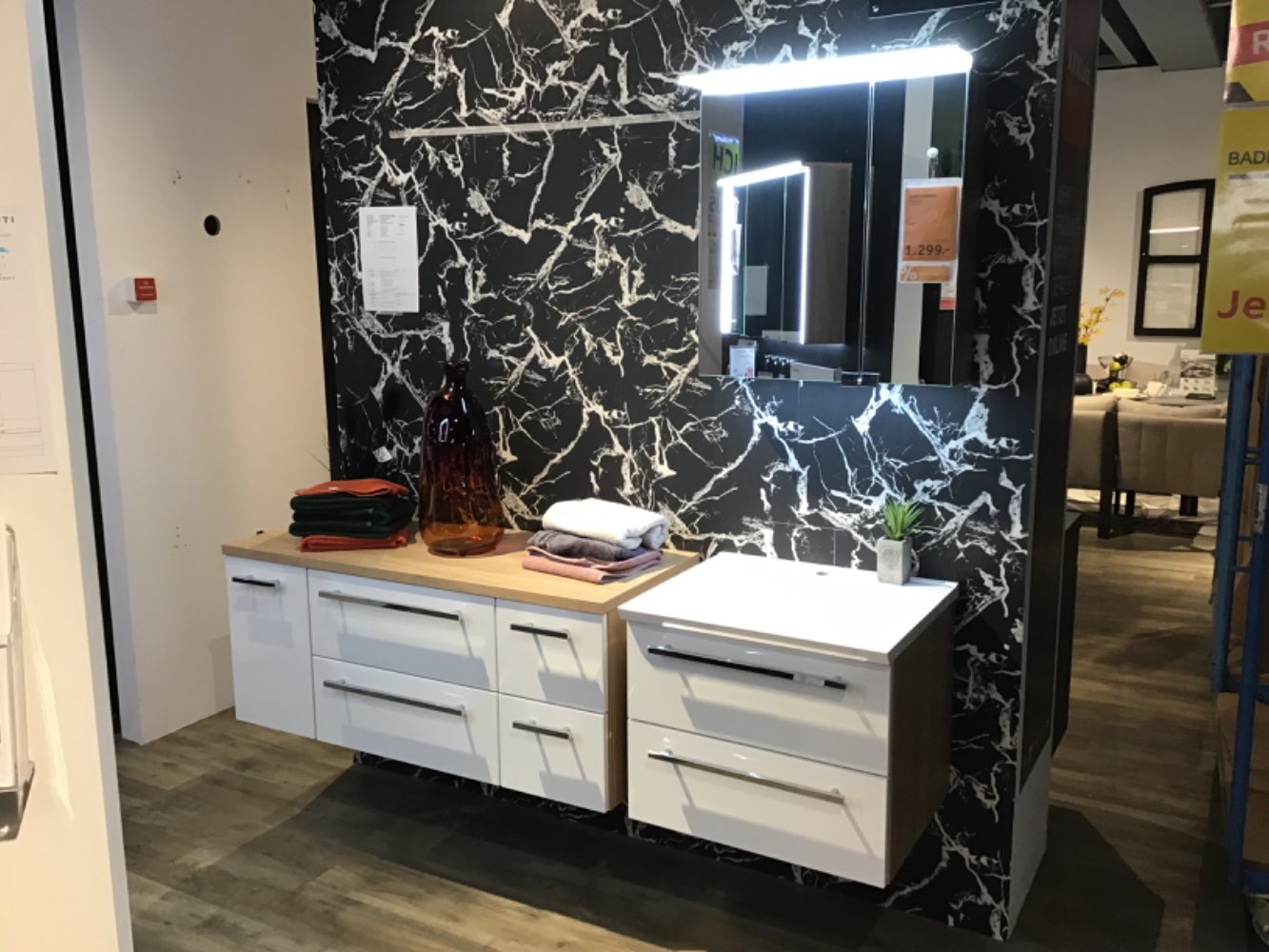 XXXLutz Ausstellungsstück Möbel Badezimmer NV 021 Polarweiß Eiche