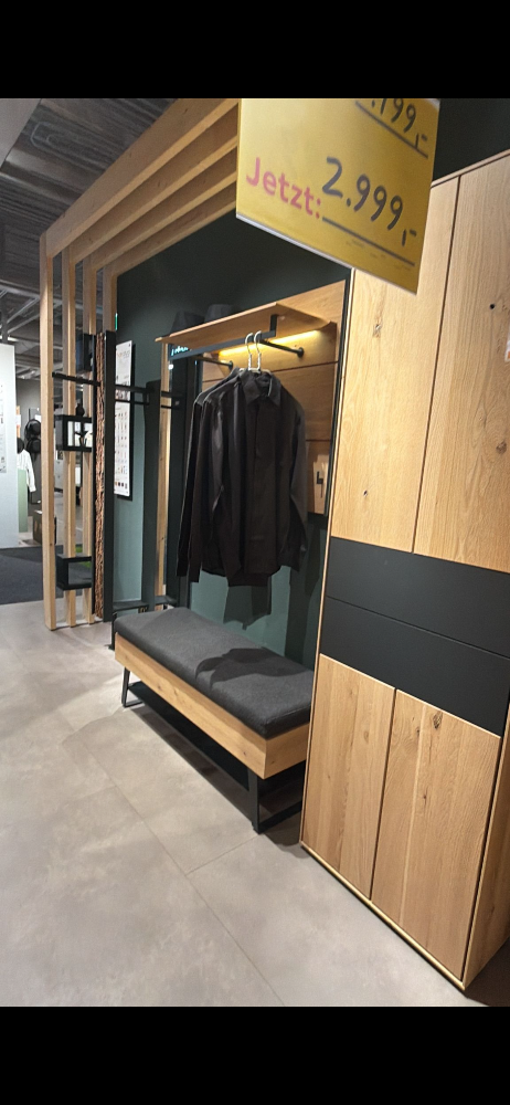 XXXLutz Ludwigsburg, Garderobenset, Valnatura, Kerneiche,vollholz