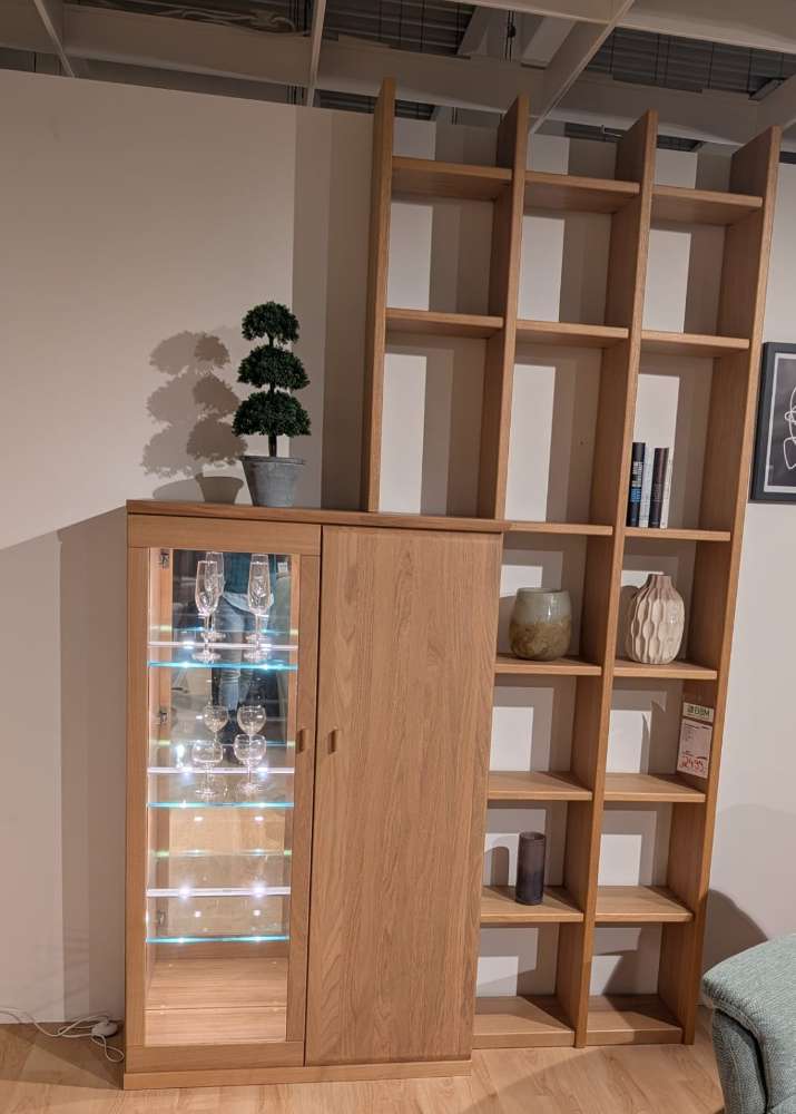 Wohnkombination Eiche Sand incl. Beleuchtung