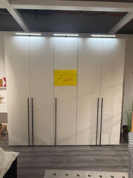 Kleiderschrank inkl. Zubehör