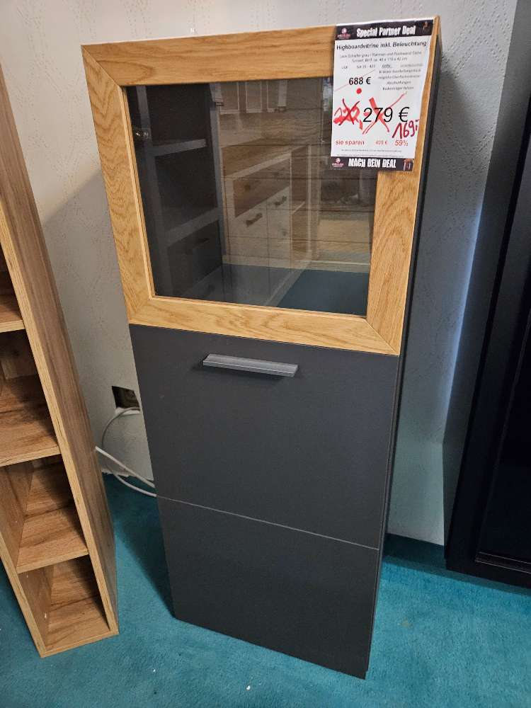 Highboard Vitrine inkl. Beleuchtung statt 688€