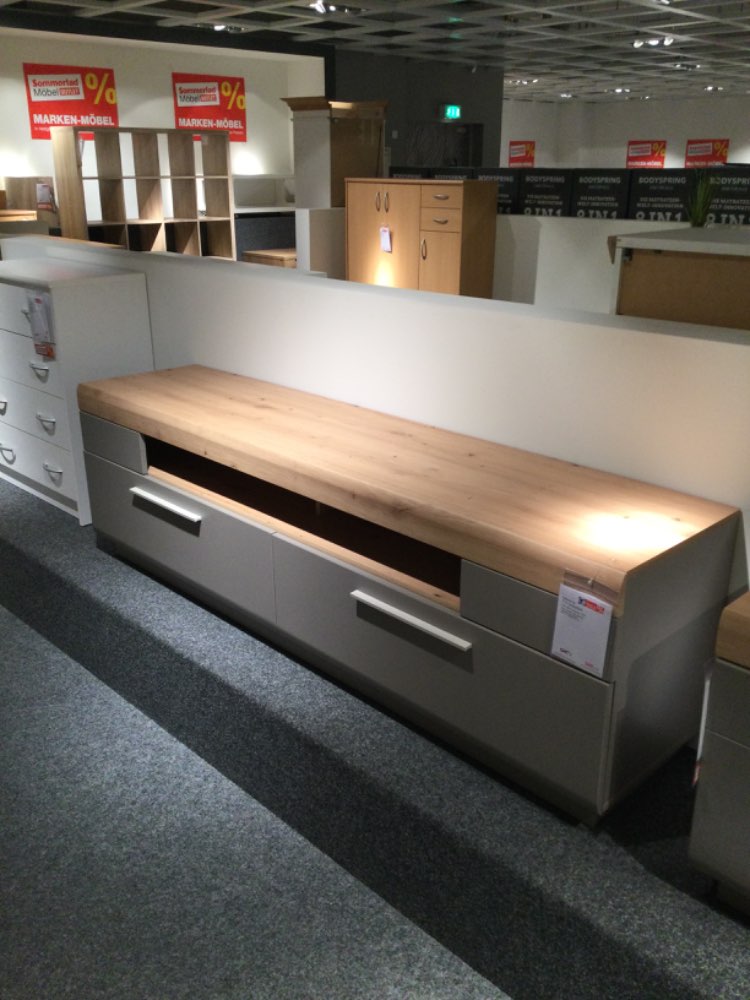 TV-Unterteil LIV in Lucera