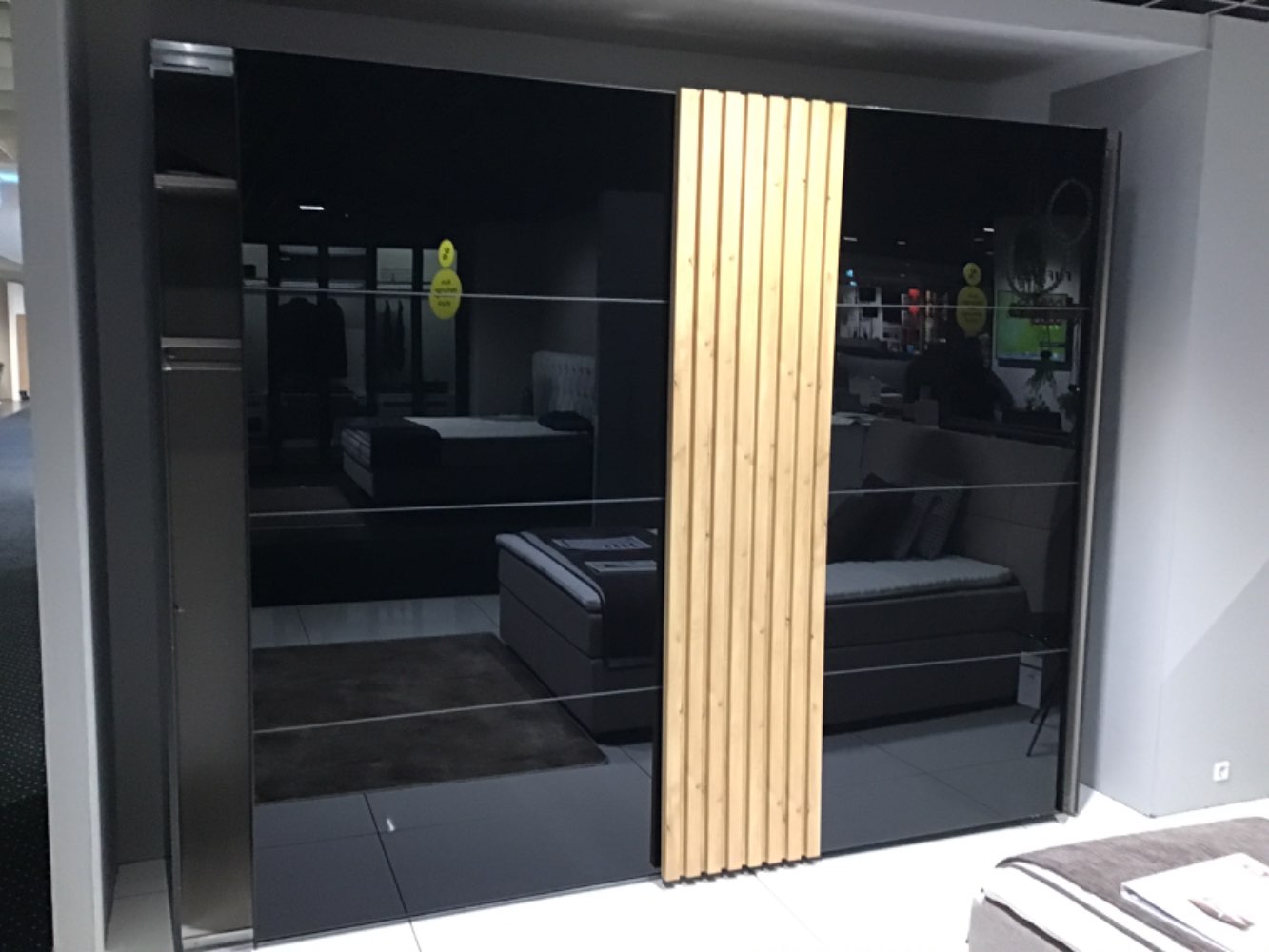 Schwebetürenschrank Tegio