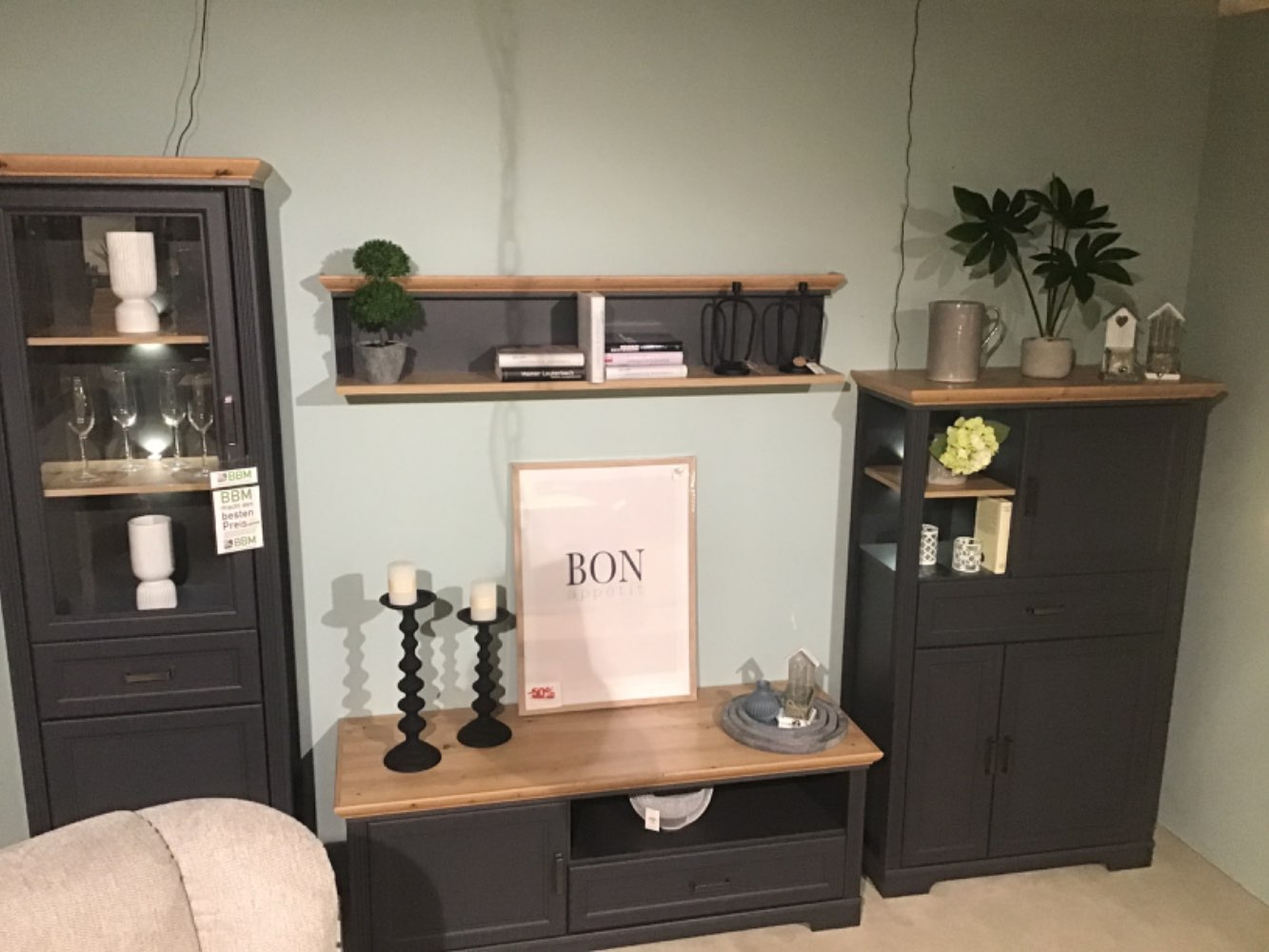 Wohnwand im Landhausstil Farbe Graphit//Abs Eiche Dekor 326 Breit